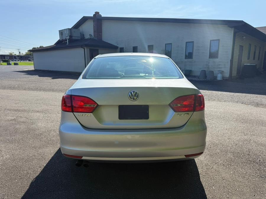 2011 Volkswagen Jetta Sedan 4dr Auto SE w/Convenience & Sunroof PZEV, available for sale in East Windsor, Connecticut | STS Automotive. East Windsor, Connecticut 2011 Volkswagen Jetta Sedan 4dr Auto SE w/Convenience & Sunroof PZEV, available for sale in East Windsor, Connecticut | STS Automotive. East Windsor, Connecticut