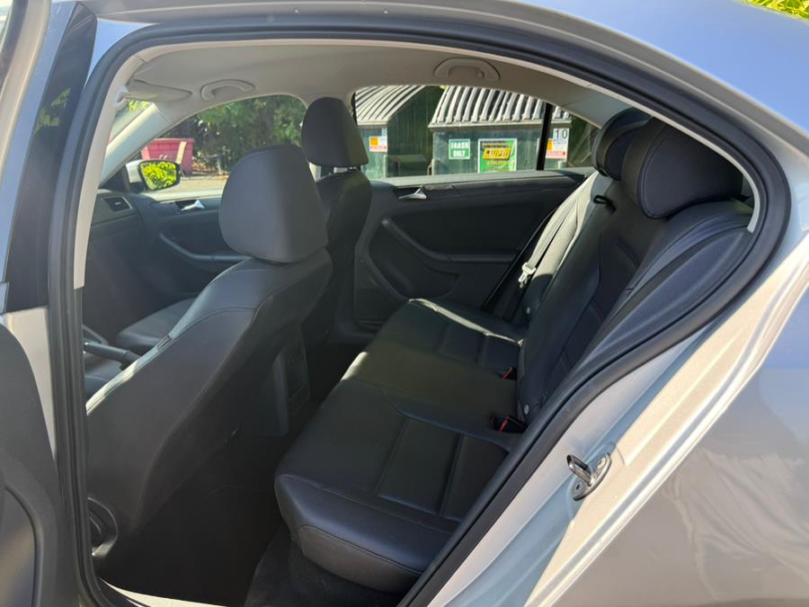 2011 Volkswagen Jetta Sedan 4dr Auto SE w/Convenience & Sunroof PZEV, available for sale in East Windsor, Connecticut | STS Automotive. East Windsor, Connecticut 2011 Volkswagen Jetta Sedan 4dr Auto SE w/Convenience & Sunroof PZEV, available for sale in East Windsor, Connecticut | STS Automotive. East Windsor, Connecticut