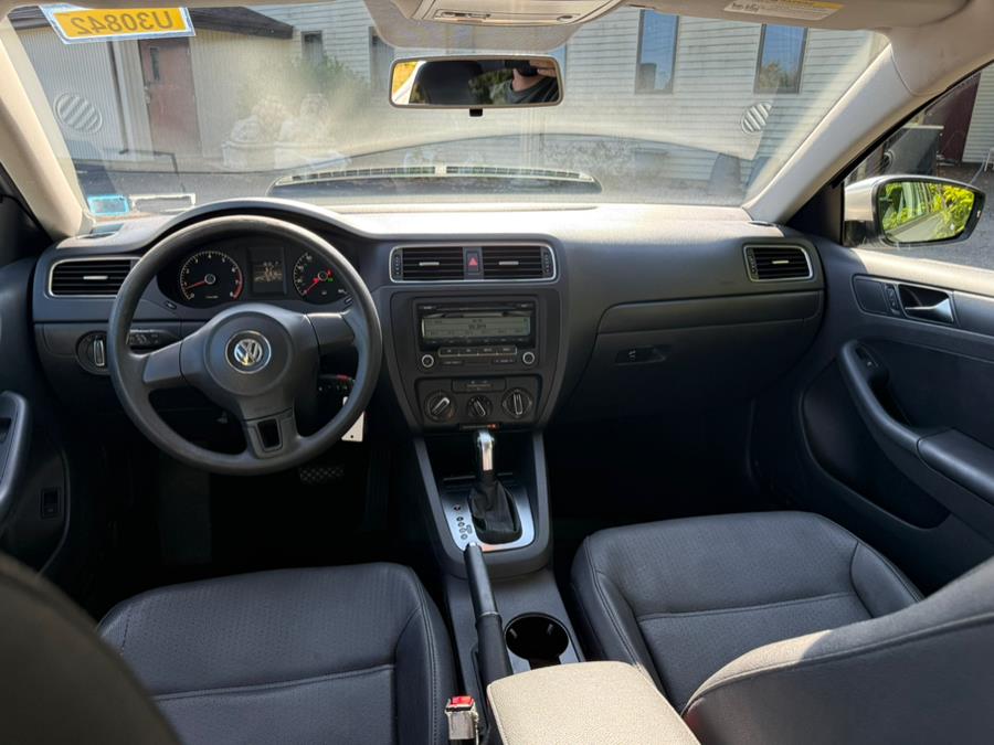 2011 Volkswagen Jetta Sedan 4dr Auto SE w/Convenience & Sunroof PZEV, available for sale in East Windsor, Connecticut | STS Automotive. East Windsor, Connecticut 2011 Volkswagen Jetta Sedan 4dr Auto SE w/Convenience & Sunroof PZEV, available for sale in East Windsor, Connecticut | STS Automotive. East Windsor, Connecticut