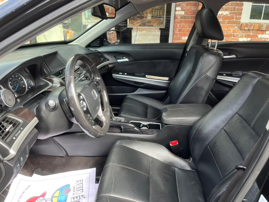 2013 Honda Crosstour 4WD V6 5dr EX-L w/Navi, available for sale in Naugatuck, Connecticut | Riverside Motorcars, LLC. Naugatuck, Connecticut 2013 Honda Crosstour 4WD V6 5dr EX-L w/Navi, available for sale in Naugatuck, Connecticut | Riverside Motorcars, LLC. Naugatuck, Connecticut