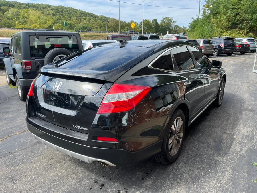 2013 Honda Crosstour 4WD V6 5dr EX-L w/Navi, available for sale in Naugatuck, Connecticut | Riverside Motorcars, LLC. Naugatuck, Connecticut 2013 Honda Crosstour 4WD V6 5dr EX-L w/Navi, available for sale in Naugatuck, Connecticut | Riverside Motorcars, LLC. Naugatuck, Connecticut