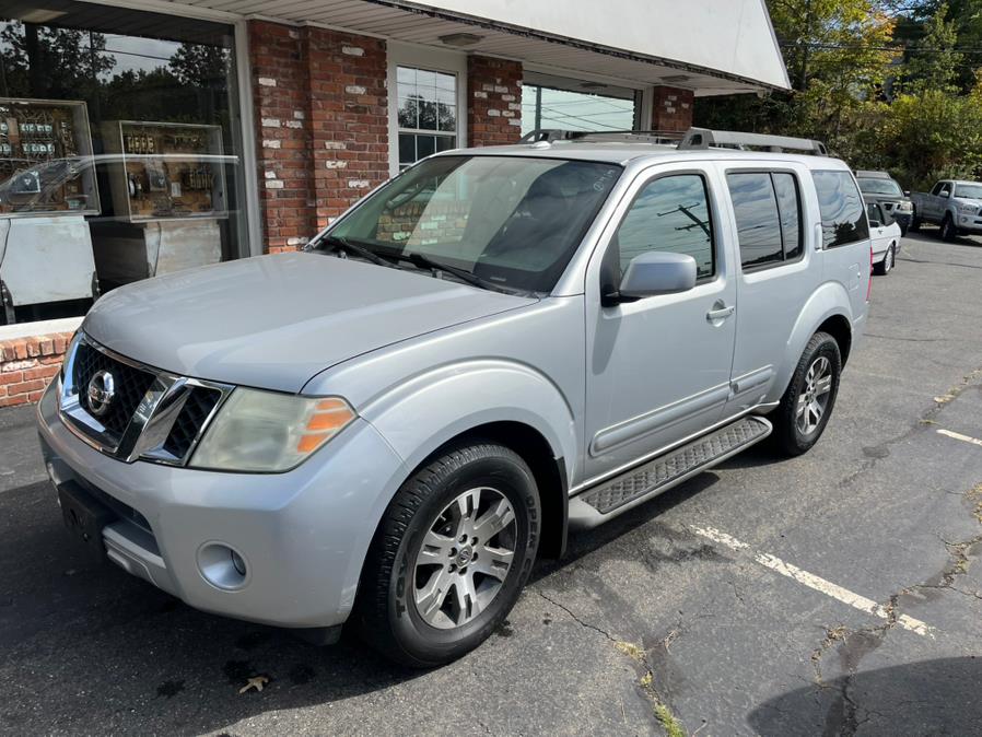 Used 2010 Nissan Pathfinder in Naugatuck, Connecticut | Riverside Motorcars, LLC. Naugatuck, Connecticut