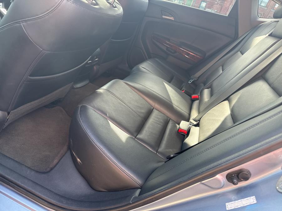 2010 Honda Accord Crosstour 4WD 5dr EX-L w/Navi, available for sale in Worcester, Massachusetts | Worcester Auto Outlet LLC. Worcester, Massachusetts 2010 Honda Accord Crosstour 4WD 5dr EX-L w/Navi, available for sale in Worcester, Massachusetts | Worcester Auto Outlet LLC. Worcester, Massachusetts