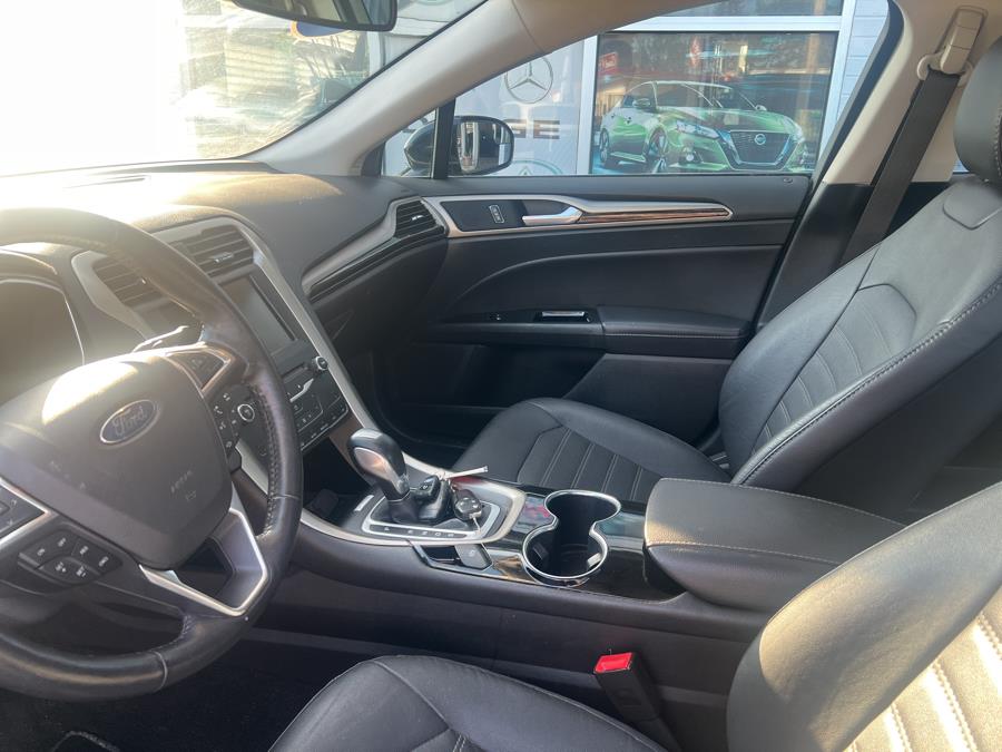 2015 Ford Fusion 4dr Sdn SE AWD, available for sale in Milford, Connecticut | Korhan LLC DBA Superior Motors. Milford, Connecticut 2015 Ford Fusion 4dr Sdn SE AWD, available for sale in Milford, Connecticut | Korhan LLC DBA Superior Motors. Milford, Connecticut