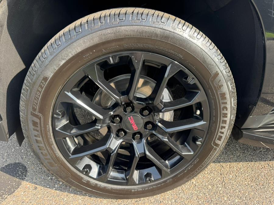 2022 GMC Yukon XL 4WD 4dr SLT, available for sale in Waterbury, Connecticut | Platinum Auto Care. Waterbury, Connecticut 2022 GMC Yukon XL 4WD 4dr SLT, available for sale in Waterbury, Connecticut | Platinum Auto Care. Waterbury, Connecticut