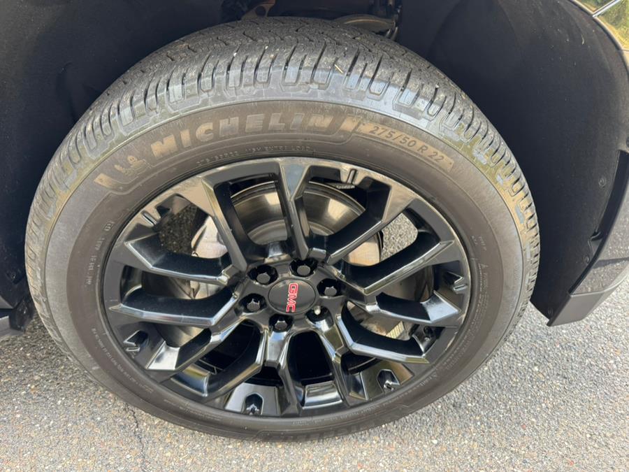 2022 GMC Yukon XL 4WD 4dr SLT, available for sale in Waterbury, Connecticut | Platinum Auto Care. Waterbury, Connecticut 2022 GMC Yukon XL 4WD 4dr SLT, available for sale in Waterbury, Connecticut | Platinum Auto Care. Waterbury, Connecticut