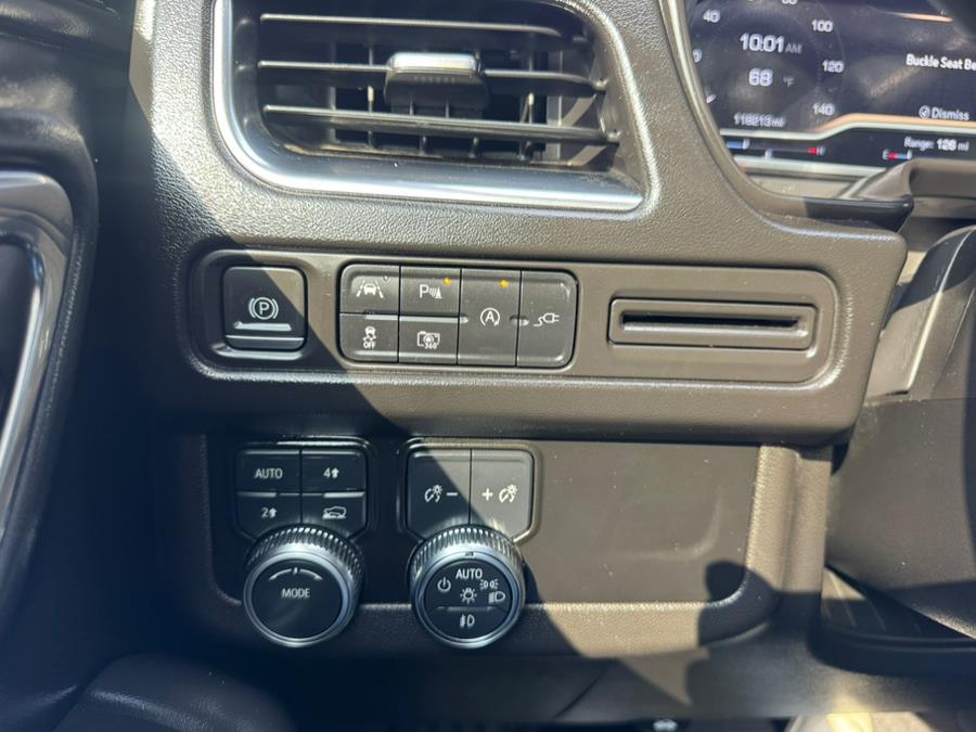 2022 GMC Yukon XL 4WD 4dr SLT, available for sale in Waterbury, Connecticut | Platinum Auto Care. Waterbury, Connecticut 2022 GMC Yukon XL 4WD 4dr SLT, available for sale in Waterbury, Connecticut | Platinum Auto Care. Waterbury, Connecticut