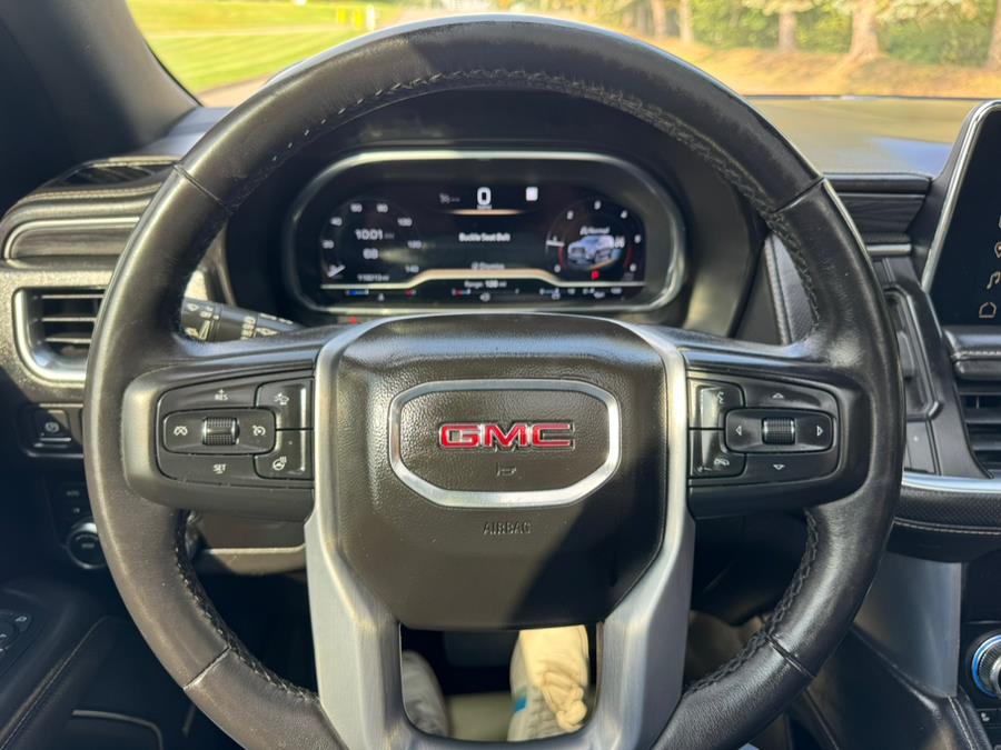 2022 GMC Yukon XL 4WD 4dr SLT, available for sale in Waterbury, Connecticut | Platinum Auto Care. Waterbury, Connecticut 2022 GMC Yukon XL 4WD 4dr SLT, available for sale in Waterbury, Connecticut | Platinum Auto Care. Waterbury, Connecticut
