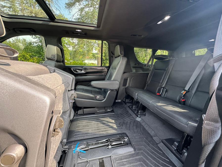 2022 GMC Yukon XL 4WD 4dr SLT, available for sale in Waterbury, Connecticut | Platinum Auto Care. Waterbury, Connecticut 2022 GMC Yukon XL 4WD 4dr SLT, available for sale in Waterbury, Connecticut | Platinum Auto Care. Waterbury, Connecticut