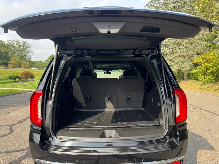 2022 GMC Yukon XL 4WD 4dr SLT, available for sale in Waterbury, Connecticut | Platinum Auto Care. Waterbury, Connecticut 2022 GMC Yukon XL 4WD 4dr SLT, available for sale in Waterbury, Connecticut | Platinum Auto Care. Waterbury, Connecticut