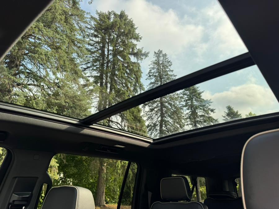 2022 GMC Yukon XL 4WD 4dr SLT, available for sale in Waterbury, Connecticut | Platinum Auto Care. Waterbury, Connecticut 2022 GMC Yukon XL 4WD 4dr SLT, available for sale in Waterbury, Connecticut | Platinum Auto Care. Waterbury, Connecticut