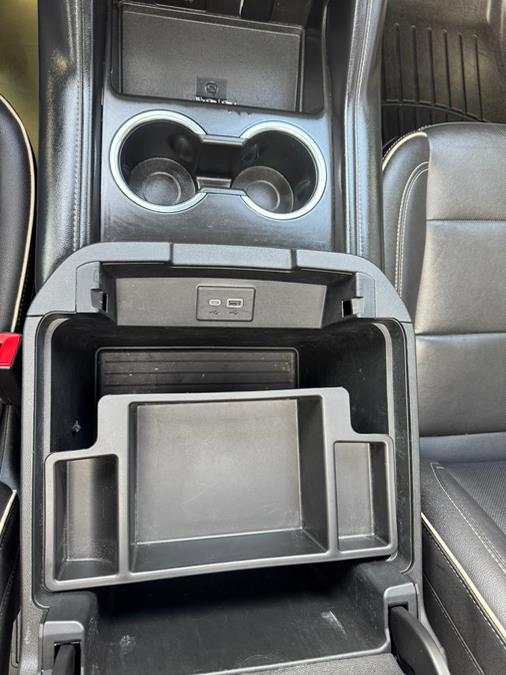 2022 GMC Yukon XL 4WD 4dr SLT, available for sale in Waterbury, Connecticut | Platinum Auto Care. Waterbury, Connecticut 2022 GMC Yukon XL 4WD 4dr SLT, available for sale in Waterbury, Connecticut | Platinum Auto Care. Waterbury, Connecticut