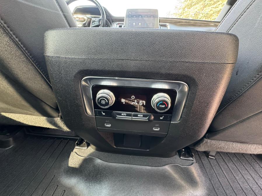 2022 GMC Yukon XL 4WD 4dr SLT, available for sale in Waterbury, Connecticut | Platinum Auto Care. Waterbury, Connecticut 2022 GMC Yukon XL 4WD 4dr SLT, available for sale in Waterbury, Connecticut | Platinum Auto Care. Waterbury, Connecticut