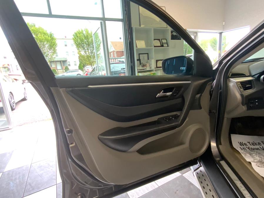 2010 Acura ZDX AWD 4dr Tech Pkg, available for sale in Hartford, Connecticut | Franklin Motors Auto Sales LLC. Hartford, Connecticut 2010 Acura ZDX AWD 4dr Tech Pkg, available for sale in Hartford, Connecticut | Franklin Motors Auto Sales LLC. Hartford, Connecticut