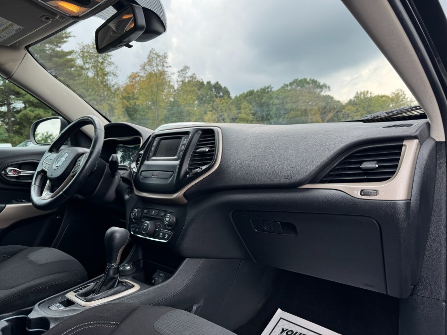 2017 Jeep Cherokee Latitude 4x4, available for sale in Ortonville, Michigan | Marsh Auto Sales LLC. Ortonville, Michigan 2017 Jeep Cherokee Latitude 4x4, available for sale in Ortonville, Michigan | Marsh Auto Sales LLC. Ortonville, Michigan