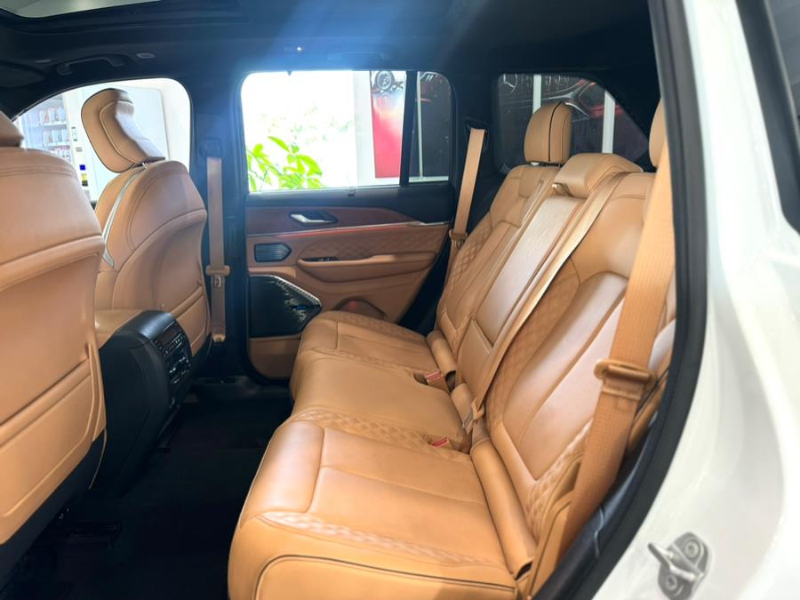 2022 Jeep Grand Cherokee Summit Reserve photo 14