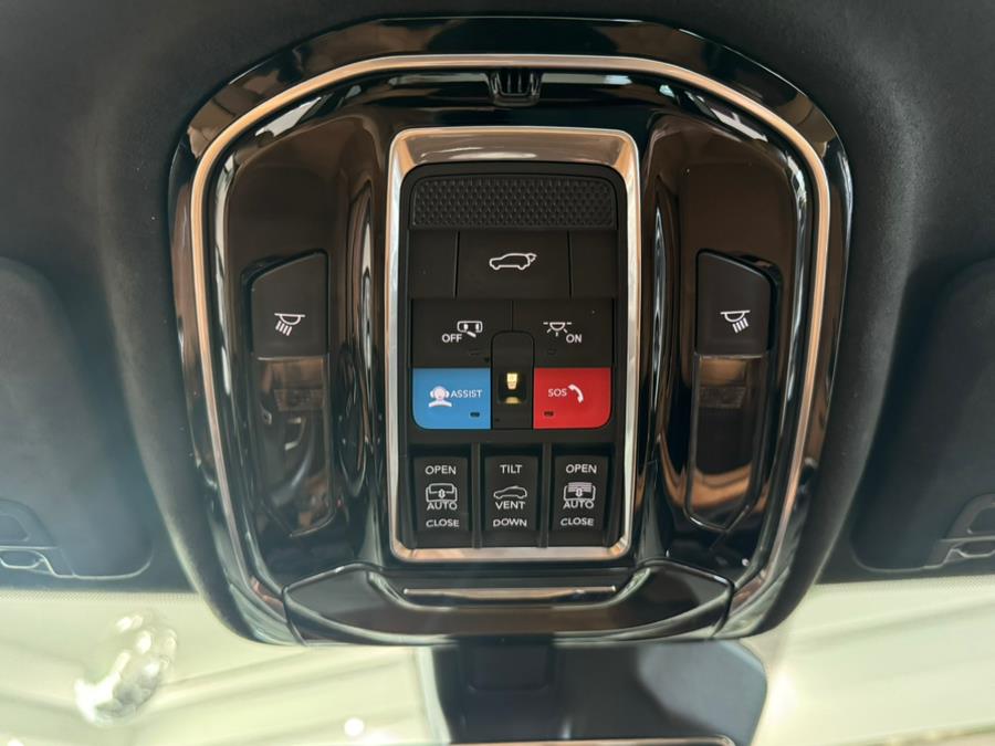 2022 Jeep Grand Cherokee Summit Reserve photo 24