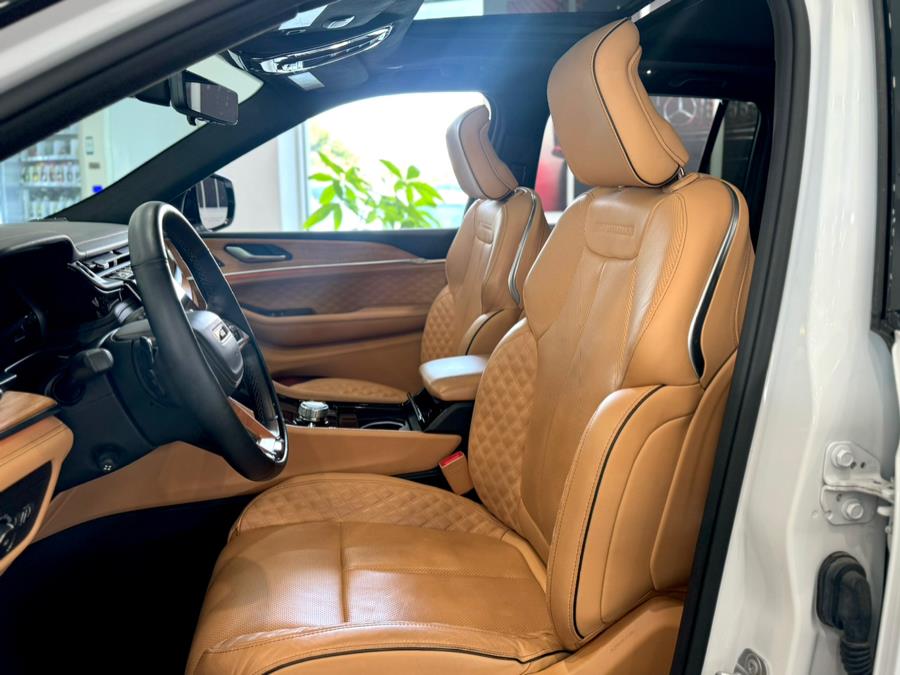 2022 Jeep Grand Cherokee Summit Reserve photo 12