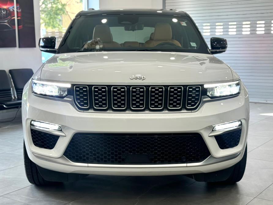 2022 Jeep Grand Cherokee Summit Reserve photo 2