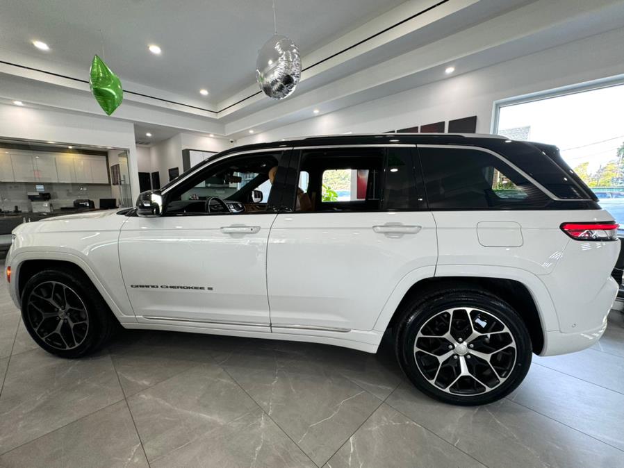 2022 Jeep Grand Cherokee Summit Reserve photo 4