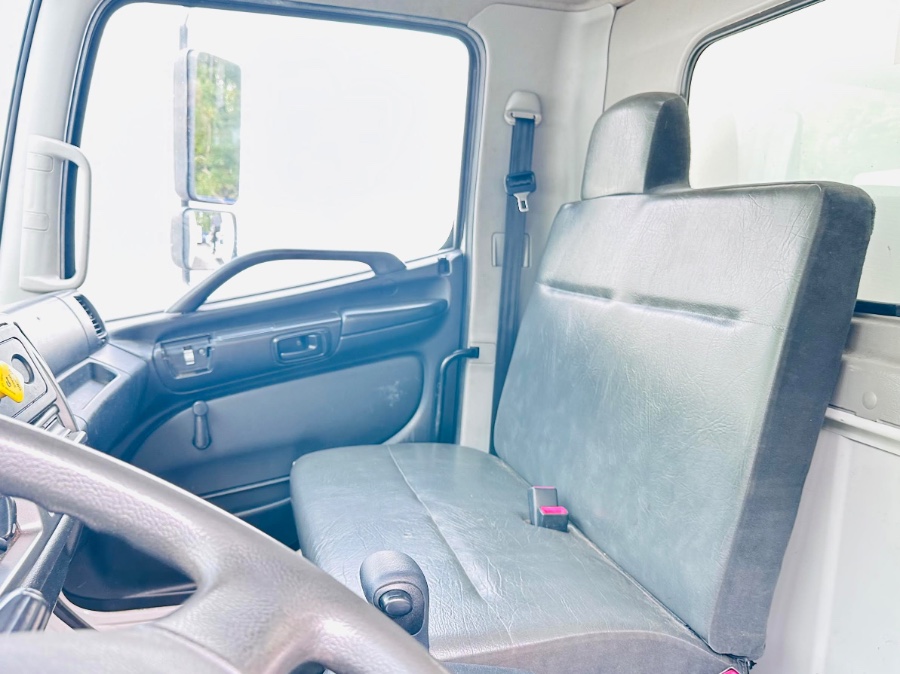 2020 HINO 268A 26 FEET DRY BOX + LIFT GATE + NO CDL, available for sale in South Amboy, New Jersey | NJ Truck Spot. South Amboy, New Jersey 2020 HINO 268A 26 FEET DRY BOX + LIFT GATE + NO CDL, available for sale in South Amboy, New Jersey | NJ Truck Spot. South Amboy, New Jersey