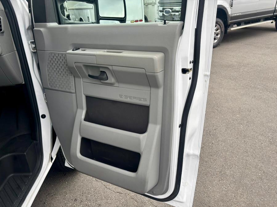 2015 Ford Econoline Commercial Cutaway E-450 Super Duty 176" DRW, available for sale in South Windsor, Connecticut | Mike And Tony Auto Sales, Inc. South Windsor, Connecticut 2015 Ford Econoline Commercial Cutaway E-450 Super Duty 176" DRW, available for sale in South Windsor, Connecticut | Mike And Tony Auto Sales, Inc. South Windsor, Connecticut