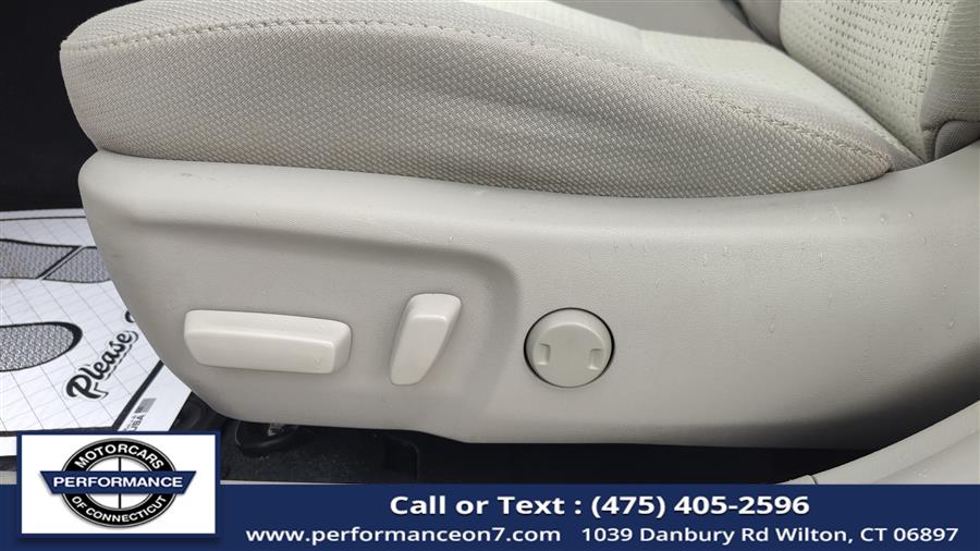 2012 Toyota Camry 4dr Sdn I4 Auto LE (Natl), available for sale in Wilton, Connecticut | Performance Motor Cars Of Connecticut LLC. Wilton, Connecticut 2012 Toyota Camry 4dr Sdn I4 Auto LE (Natl), available for sale in Wilton, Connecticut | Performance Motor Cars Of Connecticut LLC. Wilton, Connecticut