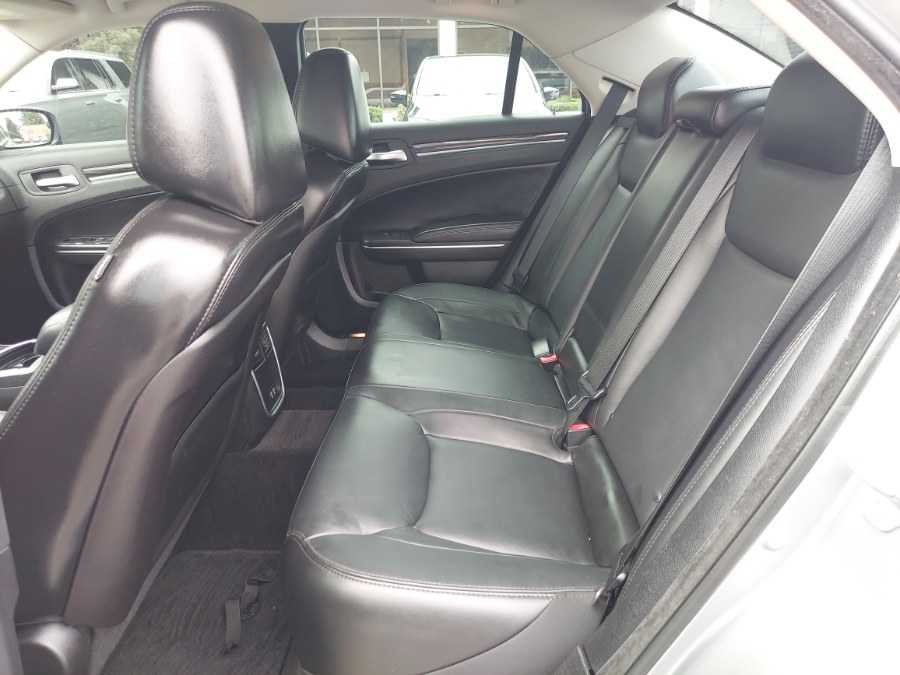 2016 Chrysler 300 4dr Sdn Limited AWD, available for sale in East Windsor, Connecticut | United Auto Sales of E Windsor, Inc. East Windsor, Connecticut 2016 Chrysler 300 4dr Sdn Limited AWD, available for sale in East Windsor, Connecticut | United Auto Sales of E Windsor, Inc. East Windsor, Connecticut