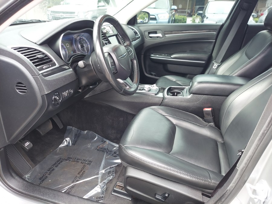 2016 Chrysler 300 4dr Sdn Limited AWD, available for sale in East Windsor, Connecticut | United Auto Sales of E Windsor, Inc. East Windsor, Connecticut 2016 Chrysler 300 4dr Sdn Limited AWD, available for sale in East Windsor, Connecticut | United Auto Sales of E Windsor, Inc. East Windsor, Connecticut