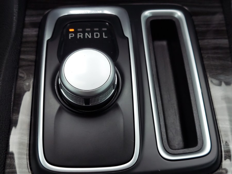2016 Chrysler 300 4dr Sdn Limited AWD, available for sale in East Windsor, Connecticut | United Auto Sales of E Windsor, Inc. East Windsor, Connecticut 2016 Chrysler 300 4dr Sdn Limited AWD, available for sale in East Windsor, Connecticut | United Auto Sales of E Windsor, Inc. East Windsor, Connecticut