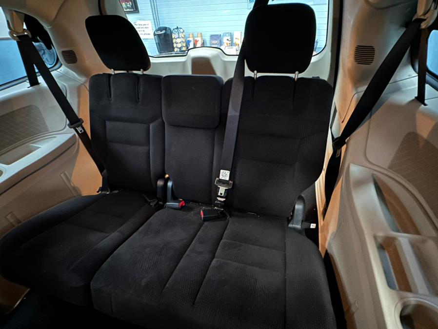 2014 Dodge Grand Caravan 4dr Wgn SXT, available for sale in Inwood, New York | 5 Towns Drive. Inwood, New York 2014 Dodge Grand Caravan 4dr Wgn SXT, available for sale in Inwood, New York | 5 Towns Drive. Inwood, New York