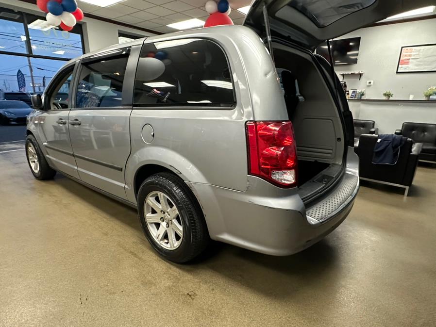 2014 Dodge Grand Caravan 4dr Wgn SXT, available for sale in Inwood, New York | 5 Towns Drive. Inwood, New York 2014 Dodge Grand Caravan 4dr Wgn SXT, available for sale in Inwood, New York | 5 Towns Drive. Inwood, New York