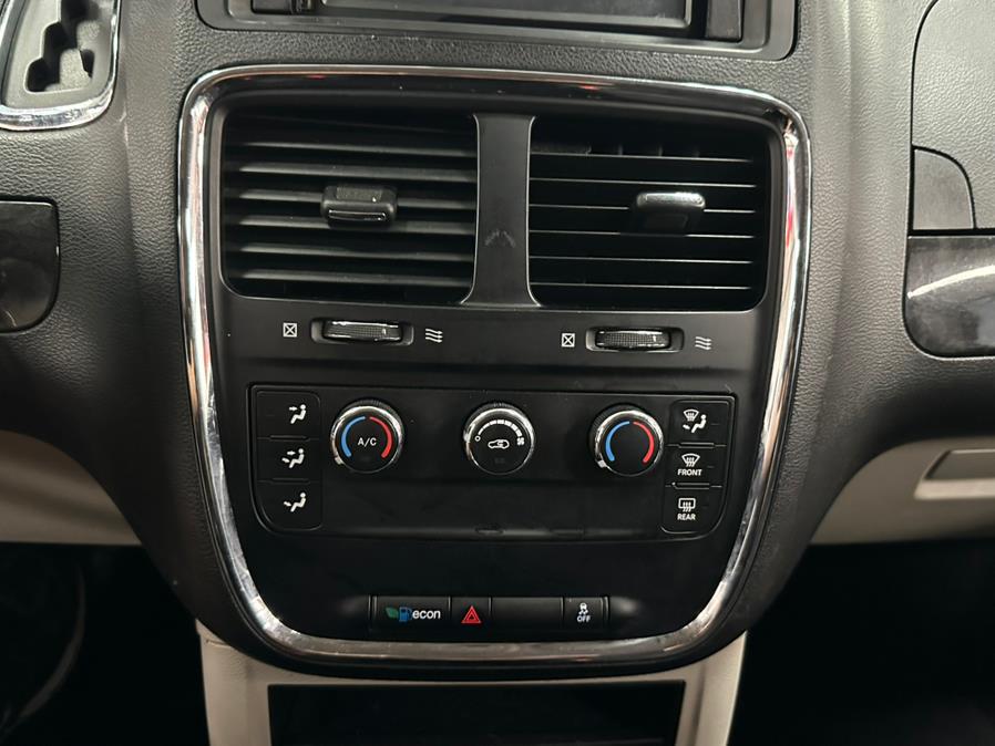 2014 Dodge Grand Caravan 4dr Wgn SXT, available for sale in Inwood, New York | 5 Towns Drive. Inwood, New York 2014 Dodge Grand Caravan 4dr Wgn SXT, available for sale in Inwood, New York | 5 Towns Drive. Inwood, New York