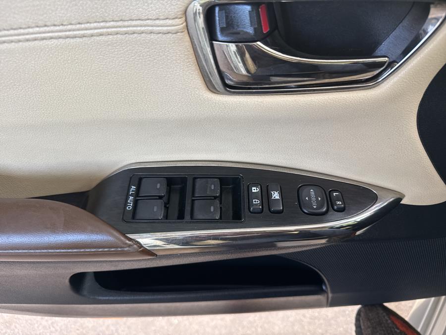 2013 Toyota Avalon 4dr Sdn XLE Premium (Natl), available for sale in Hartford, Connecticut | HPG Auto Sales LLC. Hartford, Connecticut 2013 Toyota Avalon 4dr Sdn XLE Premium (Natl), available for sale in Hartford, Connecticut | HPG Auto Sales LLC. Hartford, Connecticut