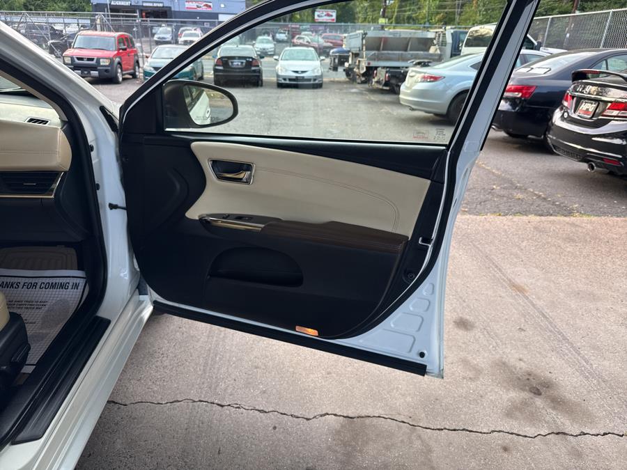 2013 Toyota Avalon 4dr Sdn XLE Premium (Natl), available for sale in Hartford, Connecticut | HPG Auto Sales LLC. Hartford, Connecticut 2013 Toyota Avalon 4dr Sdn XLE Premium (Natl), available for sale in Hartford, Connecticut | HPG Auto Sales LLC. Hartford, Connecticut