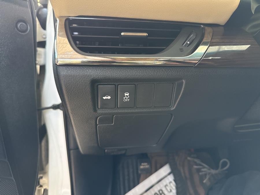 2013 Toyota Avalon 4dr Sdn XLE Premium (Natl), available for sale in Hartford, Connecticut | HPG Auto Sales LLC. Hartford, Connecticut 2013 Toyota Avalon 4dr Sdn XLE Premium (Natl), available for sale in Hartford, Connecticut | HPG Auto Sales LLC. Hartford, Connecticut