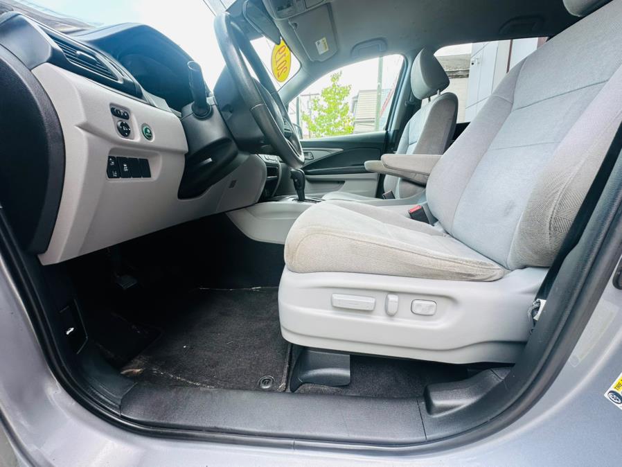 2019 Honda Pilot EX AWD, available for sale in Irvington, New Jersey | Elis Motors Corp. Irvington, New Jersey 2019 Honda Pilot EX AWD, available for sale in Irvington, New Jersey | Elis Motors Corp. Irvington, New Jersey