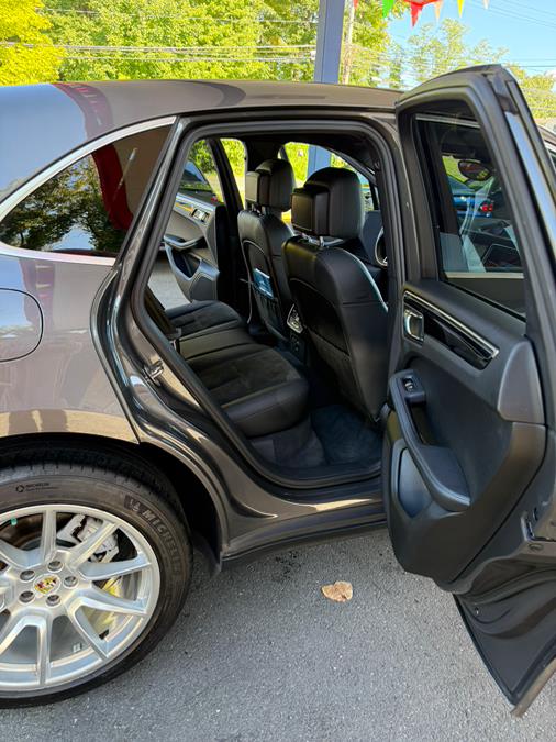 2016 Porsche Macan AWD 4dr S, available for sale in Windsor Locks, Connecticut | JANNA MOTORS LLC. Windsor Locks, Connecticut 2016 Porsche Macan AWD 4dr S, available for sale in Windsor Locks, Connecticut | JANNA MOTORS LLC. Windsor Locks, Connecticut
