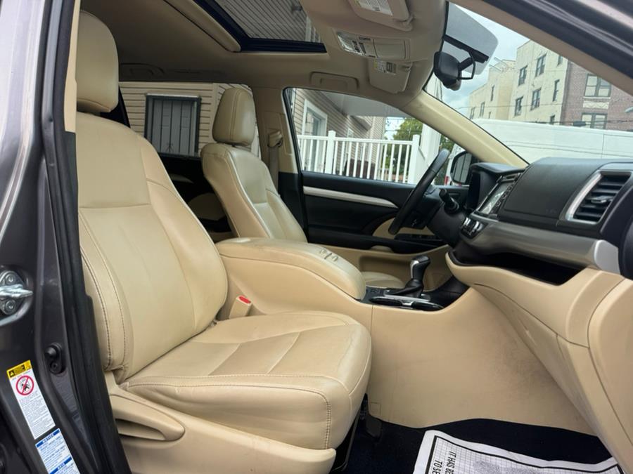 2016 Toyota Highlander AWD 4dr V6 XLE (Natl), available for sale in Irvington, New Jersey | RT 603 Auto Mall. Irvington, New Jersey 2016 Toyota Highlander AWD 4dr V6 XLE (Natl), available for sale in Irvington, New Jersey | RT 603 Auto Mall. Irvington, New Jersey