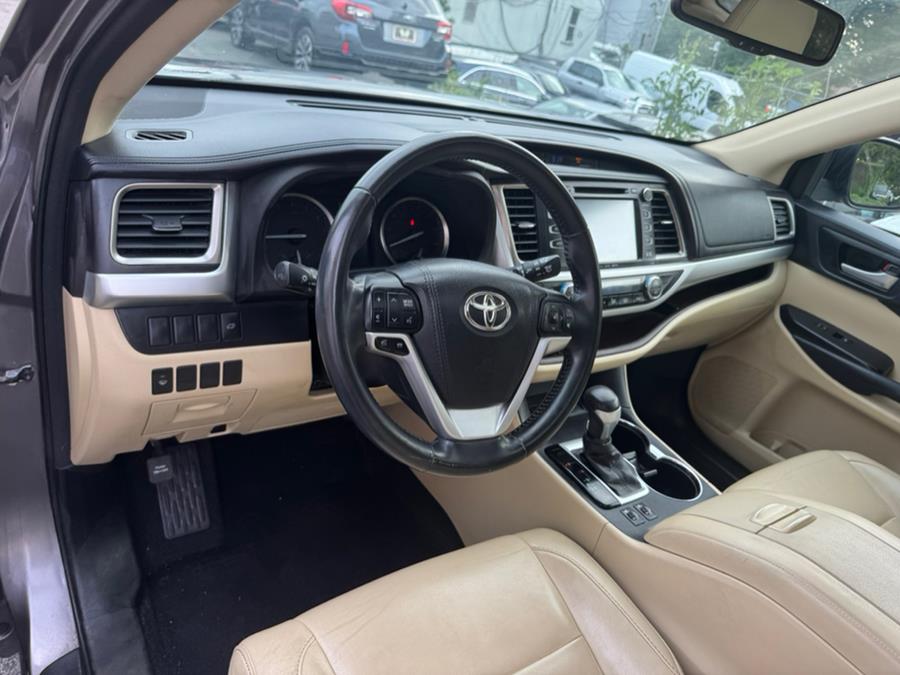 2016 Toyota Highlander AWD 4dr V6 XLE (Natl), available for sale in Irvington, New Jersey | RT 603 Auto Mall. Irvington, New Jersey 2016 Toyota Highlander AWD 4dr V6 XLE (Natl), available for sale in Irvington, New Jersey | RT 603 Auto Mall. Irvington, New Jersey