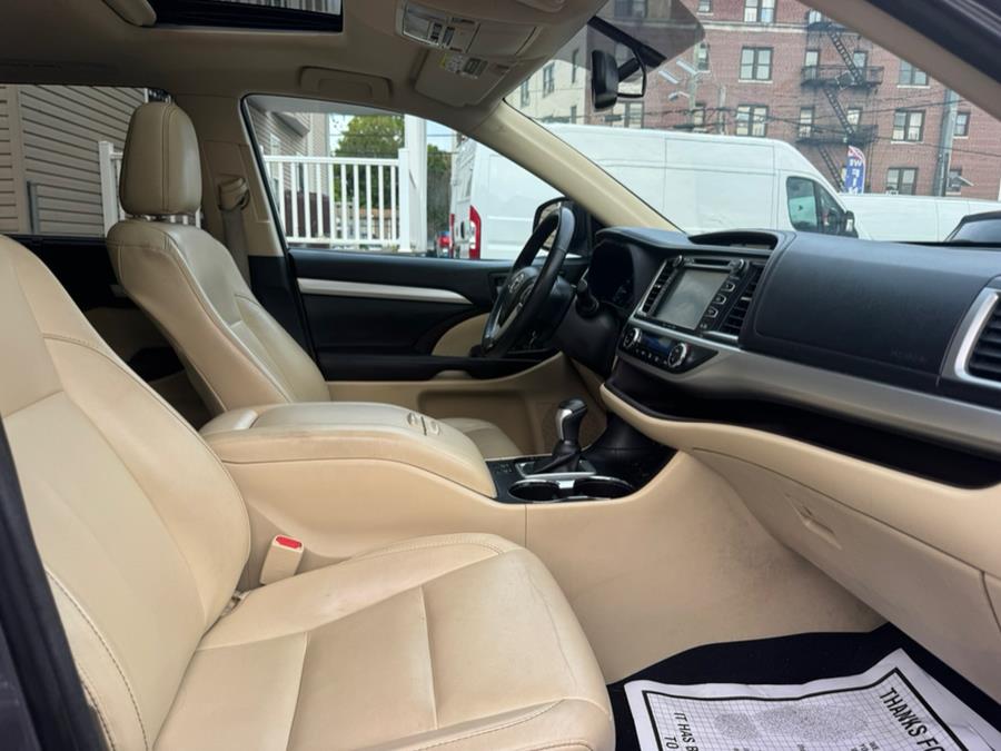 2016 Toyota Highlander AWD 4dr V6 XLE (Natl), available for sale in Irvington, New Jersey | RT 603 Auto Mall. Irvington, New Jersey 2016 Toyota Highlander AWD 4dr V6 XLE (Natl), available for sale in Irvington, New Jersey | RT 603 Auto Mall. Irvington, New Jersey