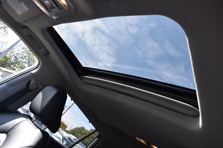 2022 Toyota Highlander XLE, available for sale in Patchogue, New York | 112 Auto Plaza. Patchogue, New York 2022 Toyota Highlander XLE, available for sale in Patchogue, New York | 112 Auto Plaza. Patchogue, New York