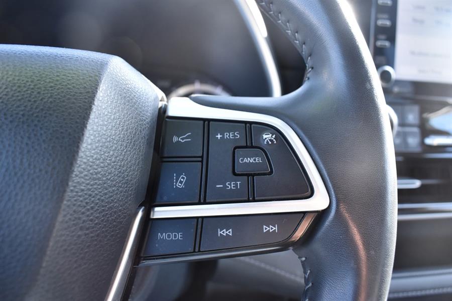 2022 Toyota Highlander XLE, available for sale in Patchogue, New York | 112 Auto Plaza. Patchogue, New York 2022 Toyota Highlander XLE, available for sale in Patchogue, New York | 112 Auto Plaza. Patchogue, New York