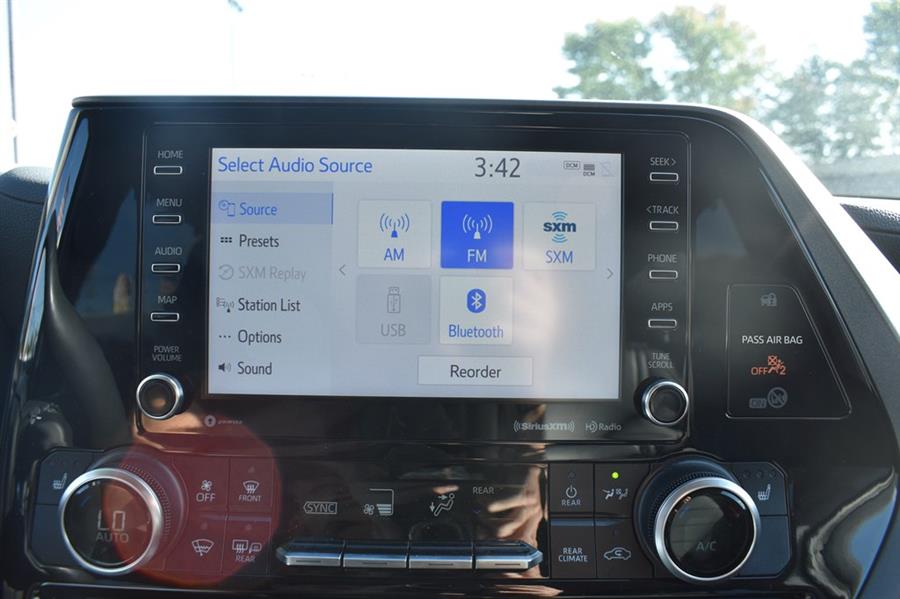 2022 Toyota Highlander XLE, available for sale in Patchogue, New York | 112 Auto Plaza. Patchogue, New York 2022 Toyota Highlander XLE, available for sale in Patchogue, New York | 112 Auto Plaza. Patchogue, New York