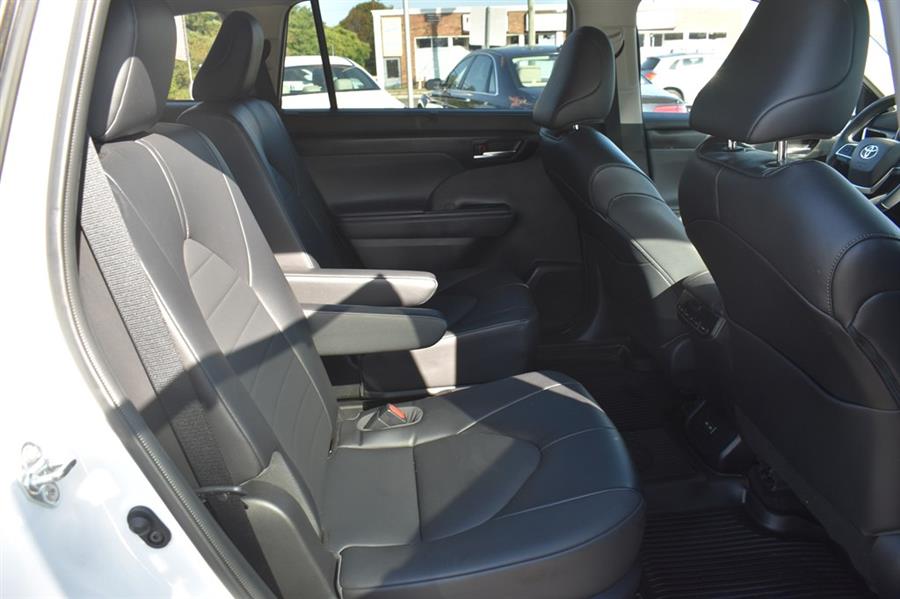 2022 Toyota Highlander XLE, available for sale in Patchogue, New York | 112 Auto Plaza. Patchogue, New York 2022 Toyota Highlander XLE, available for sale in Patchogue, New York | 112 Auto Plaza. Patchogue, New York