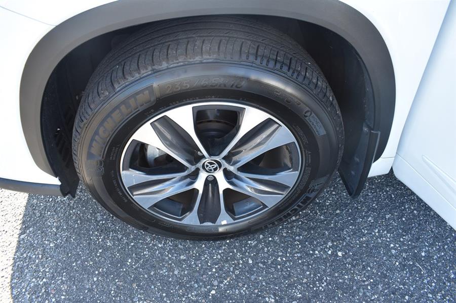 2022 Toyota Highlander XLE, available for sale in Patchogue, New York | 112 Auto Plaza. Patchogue, New York 2022 Toyota Highlander XLE, available for sale in Patchogue, New York | 112 Auto Plaza. Patchogue, New York