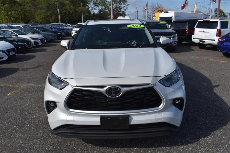 2022 Toyota Highlander XLE, available for sale in Patchogue, New York | 112 Auto Plaza. Patchogue, New York 2022 Toyota Highlander XLE, available for sale in Patchogue, New York | 112 Auto Plaza. Patchogue, New York