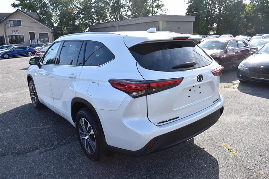 2022 Toyota Highlander XLE, available for sale in Patchogue, New York | 112 Auto Plaza. Patchogue, New York 2022 Toyota Highlander XLE, available for sale in Patchogue, New York | 112 Auto Plaza. Patchogue, New York