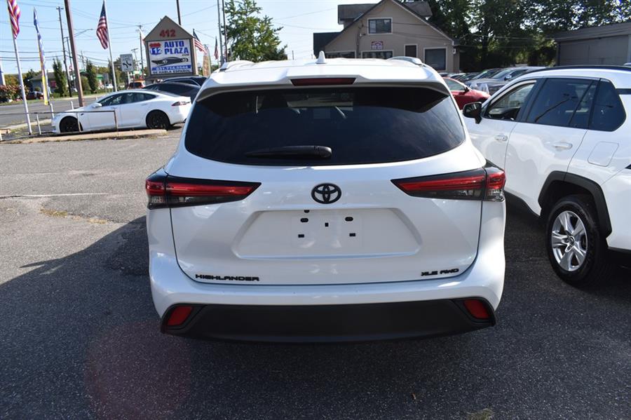 2022 Toyota Highlander XLE, available for sale in Patchogue, New York | 112 Auto Plaza. Patchogue, New York 2022 Toyota Highlander XLE, available for sale in Patchogue, New York | 112 Auto Plaza. Patchogue, New York
