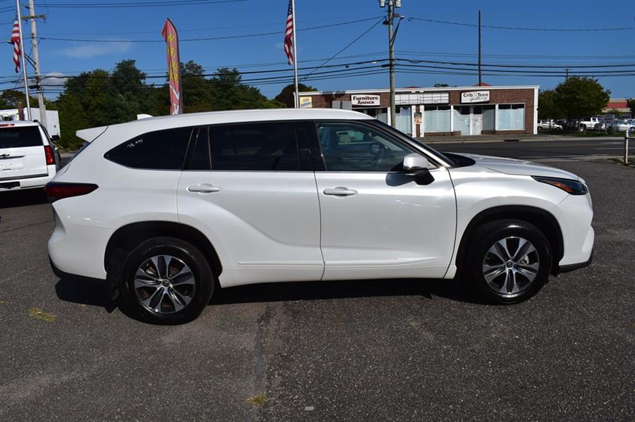 2022 Toyota Highlander XLE, available for sale in Patchogue, New York | 112 Auto Plaza. Patchogue, New York 2022 Toyota Highlander XLE, available for sale in Patchogue, New York | 112 Auto Plaza. Patchogue, New York